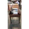Image 1 : VINTAGE KENMORE SEWING MACHINE IN TABLE