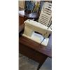 Image 4 : VINTAGE KENMORE SEWING MACHINE IN TABLE