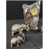 Image 2 : Lot Of 4 Elephant Figurines & Clock