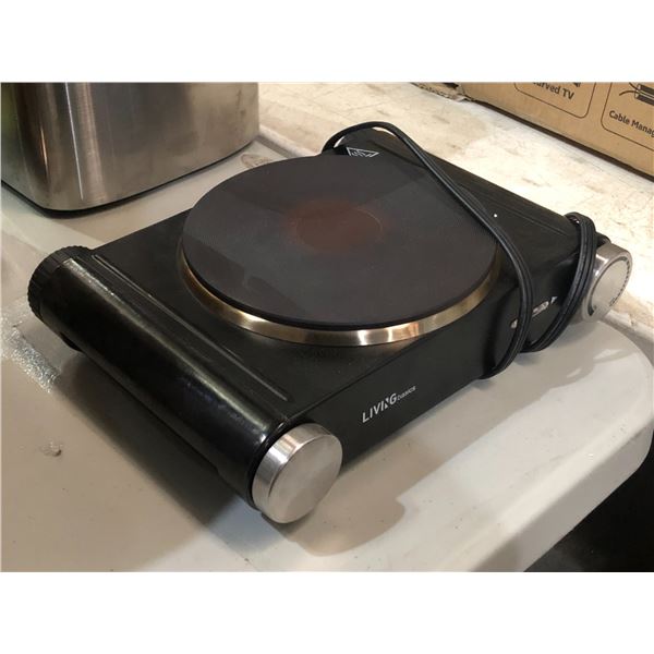 LIVING Basics electric hot plate (store return)