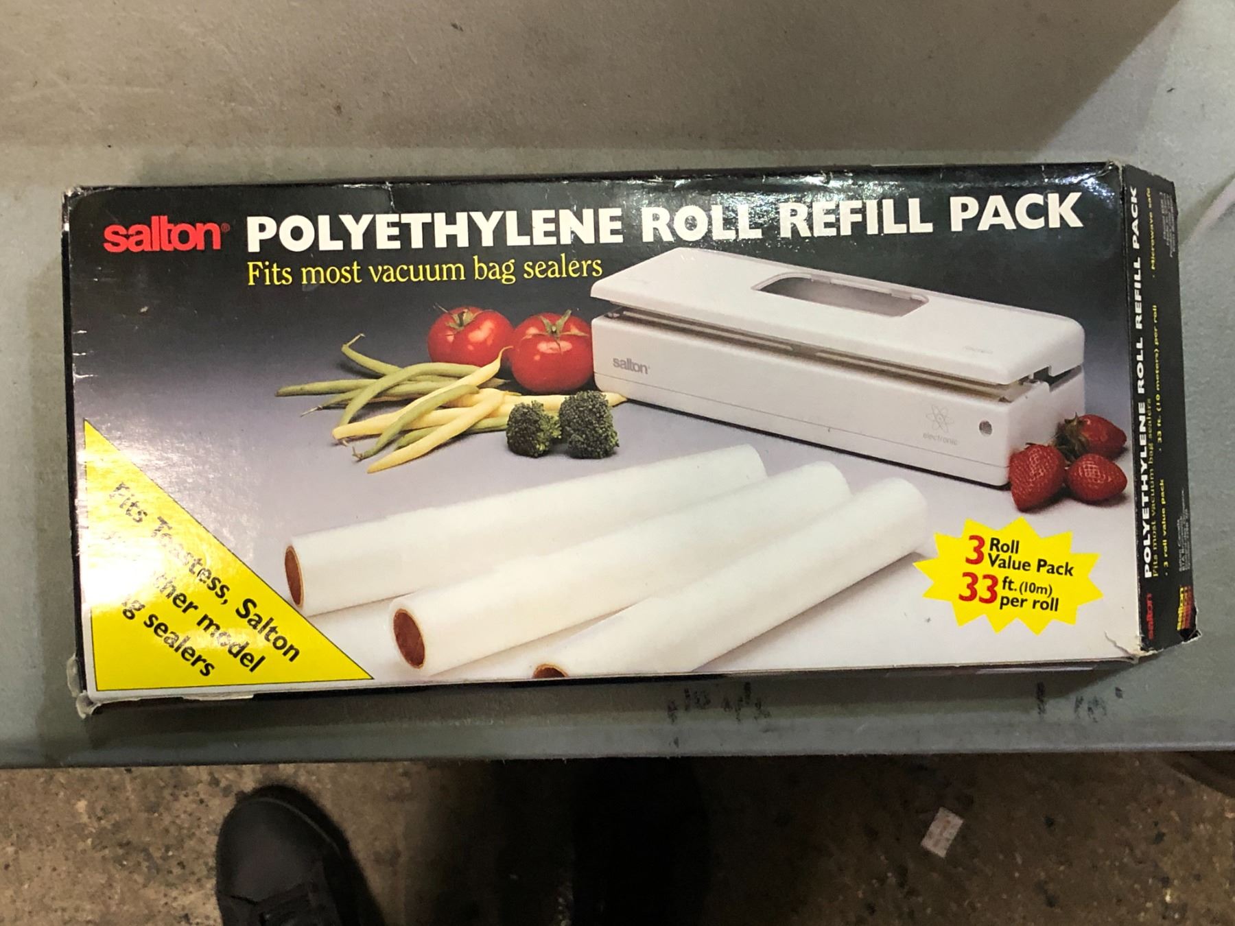 Group of 2 Salton vacuum bag sealers