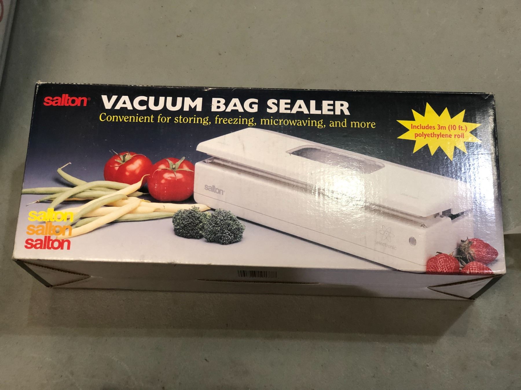 Group of 2 Salton vacuum bag sealers