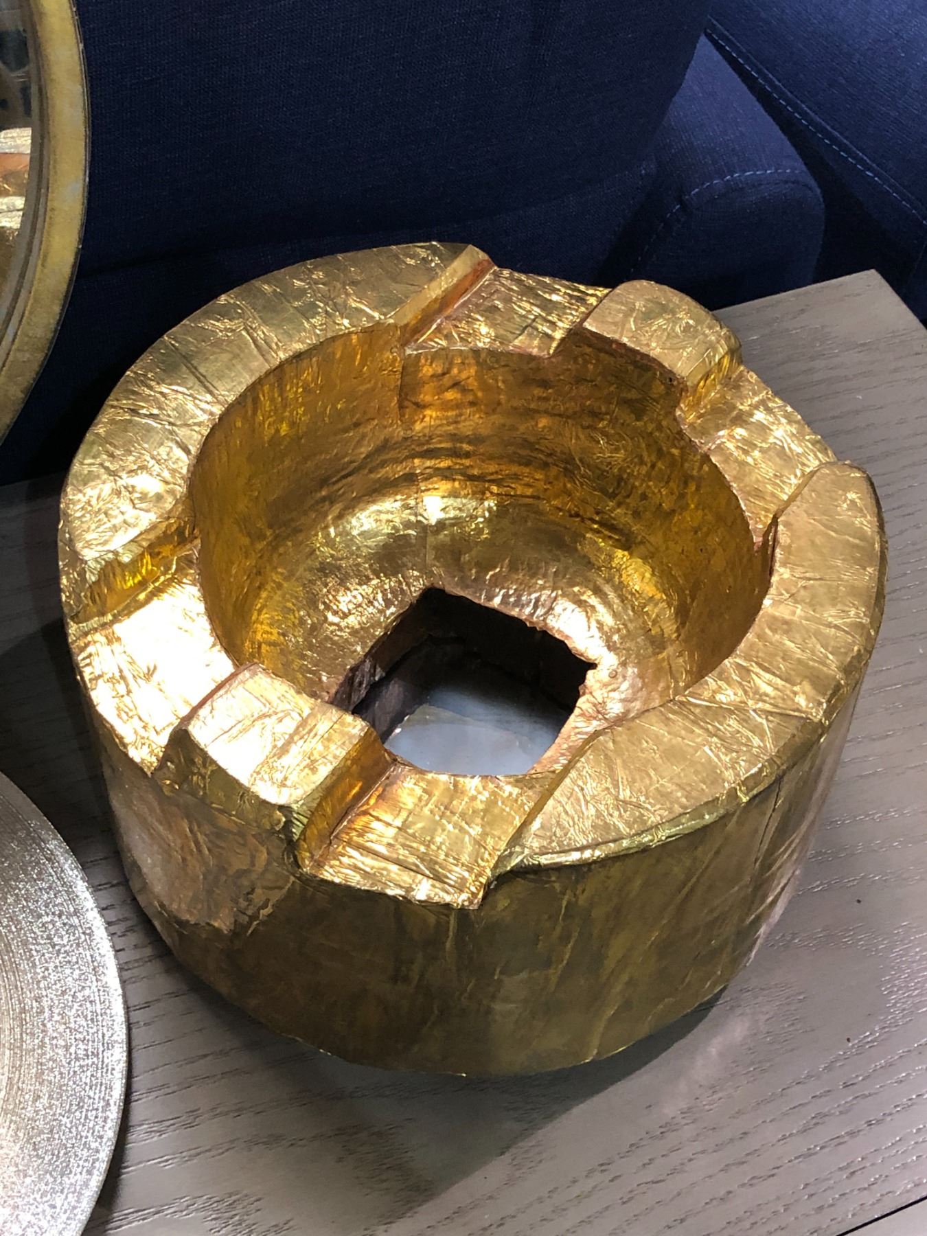 Decorative mirror, centerpiece, and 4 plates