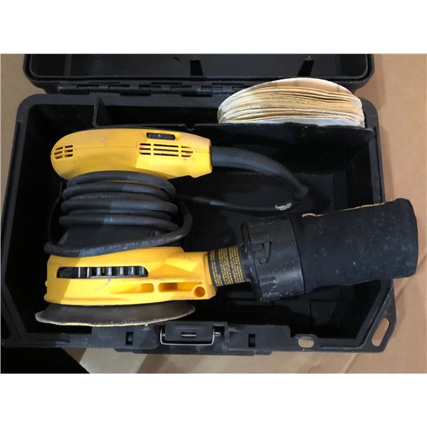 DeWalt Orbital sander in case Group