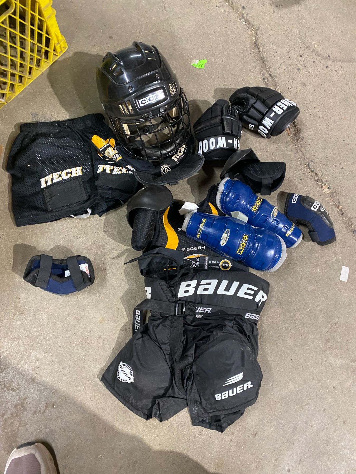 Kids hockey gear
