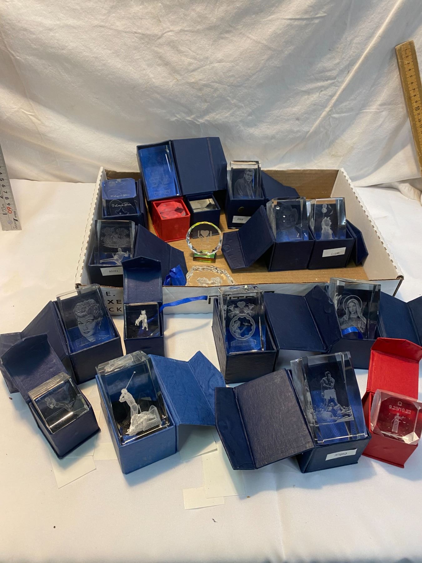 Lot assorted collectibles