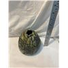 Image 2 : Studio Pottery Alien pod vase