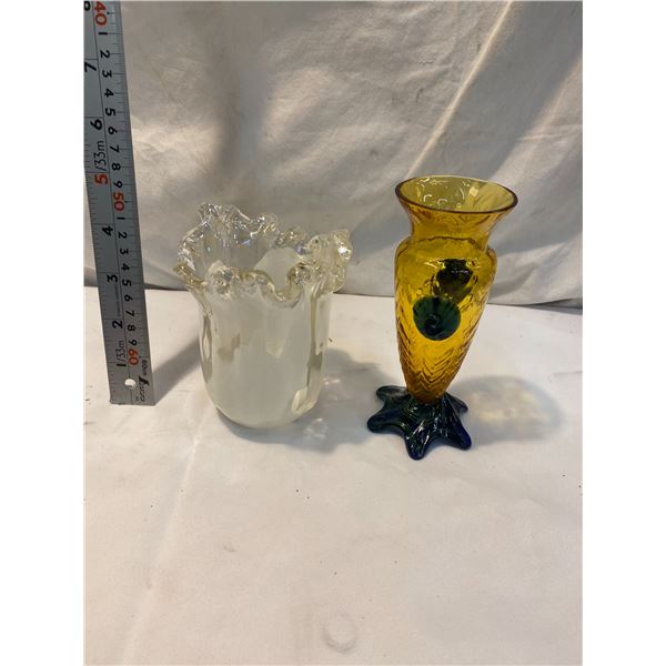Art glass vase and other vase