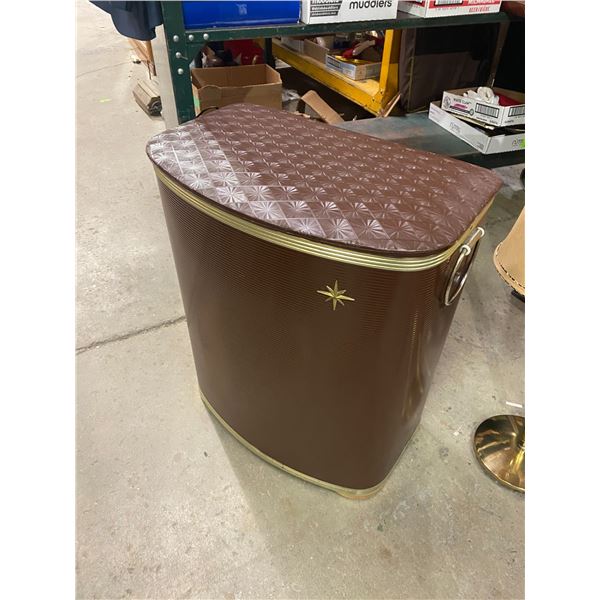 Vintage hamper