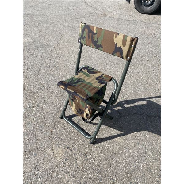 Folding camp chair
