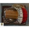 Image 1 : BOX OF KITCHEN AND HOUSEWARES