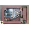 Image 1 : SPA THERAPY KIT WITH POWERED MANICURE TOOL