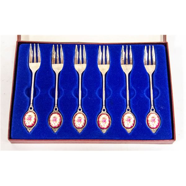 ANTIQUE 6PC STEEL FORK PINK