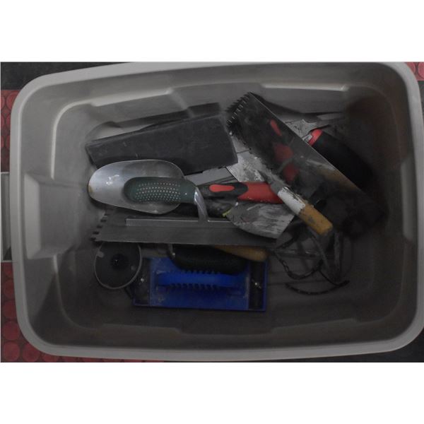 TOTE OF HAND TOOLS