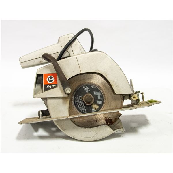 BLACK AND DECKER SAW