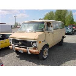 77 CHVEROLET SPORT 20 3SPD VAN EXMT.                                  