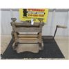 Image 1 : Crank Style Laundry Wringer