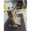 Image 3 : Crank Style Laundry Wringer