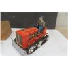 Image 5 : Pressed Tin Vintage Bulldozer with Rider in Original Box - Japan - KO - 7'' Long 