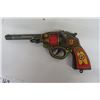 Image 3 : Pressed Tin Army Revolver - Marx, Gun Marked Viking RMC , Black Plastic Water Pistol 