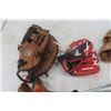 Image 2 : Baseball Gloves, 3 Golf Clubs