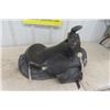 Image 4 : Vintage Leather Western Saddle