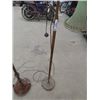 Image 6 : 2 Vintage Floor Model Lamps- 1 is a Bridge Lamp