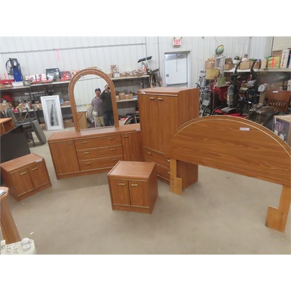 5 pc Modern Bedroom Suite: Dresser 16 ×28 ×61  + Mirror 30 ×40  , Dresser 16 ×31 ×54', 2 Night Table