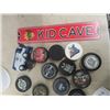 Image 2 : Hockey Pucks: NHL, Blackhawks Lamp, Zamboni 