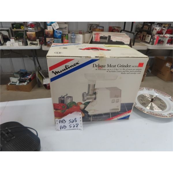 Moulinex Deluxe Meat Grinder - New