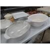 Image 3 : Casserole Dishes, Trays, New Oven Mitts, Corning Ware