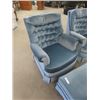 Image 4 : 2 Upholstered Button Back Swivel Living Room Chairs with 1 Ottoman
