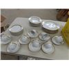 Image 1 : 38 pcs Royal heritage Place Setting