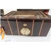 Image 2 : Cigar Humidor + Cigar Book