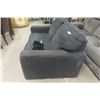 Image 2 : 2 Seat Dark Grey/Charcoal Love Seat Hide a Bed - Feet are Not Installed 