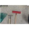 Image 2 : Spring Cleaning - 4 Rakes 