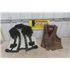 Image 1 : 2 Vests- 1 Leather, 1 Levis Leather + Denim ( approximate size 42 comparing with lot 603) 