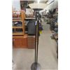 Image 1 : Modern Floor Lamp