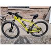 Image 2 : Cannondale Trail 8 Mountain Bike (Shipping not available)
