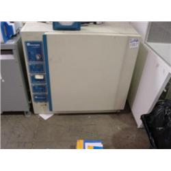 FORMA SCIENTIFIC CO2 INCUBATOR MODEL 3029