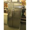 Image 1 : FRIGIDAIRE GALLERY 36" SIDE BY SIDE STAINLESS STEEL FRIDGE