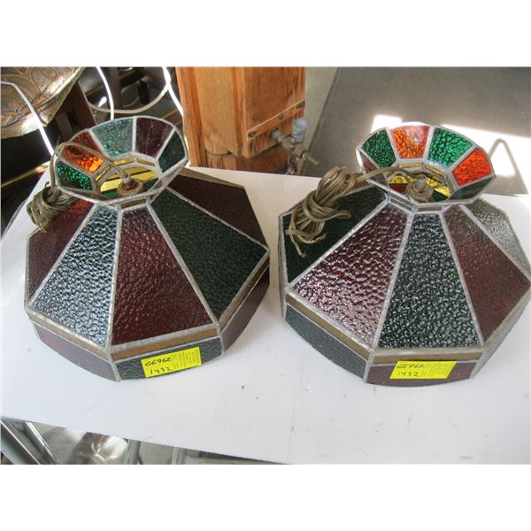 PAIR OF MATCHING LEADED GLASS HANGING LIGHT FIXTURES