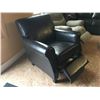 Image 1 : CHOCOLATE BROWN LEATHER RECLINER