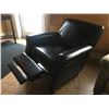Image 2 : CHOCOLATE BROWN LEATHER RECLINER
