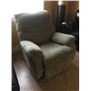 Image 2 : GREEN MICROFIBER UPHOLSTERED RECLINER