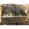 Image 2 : Industrial Stainless steal Utility Sink W/Faucet (Approx. 3ft Wide x. 2ft dept x 3 ft high)