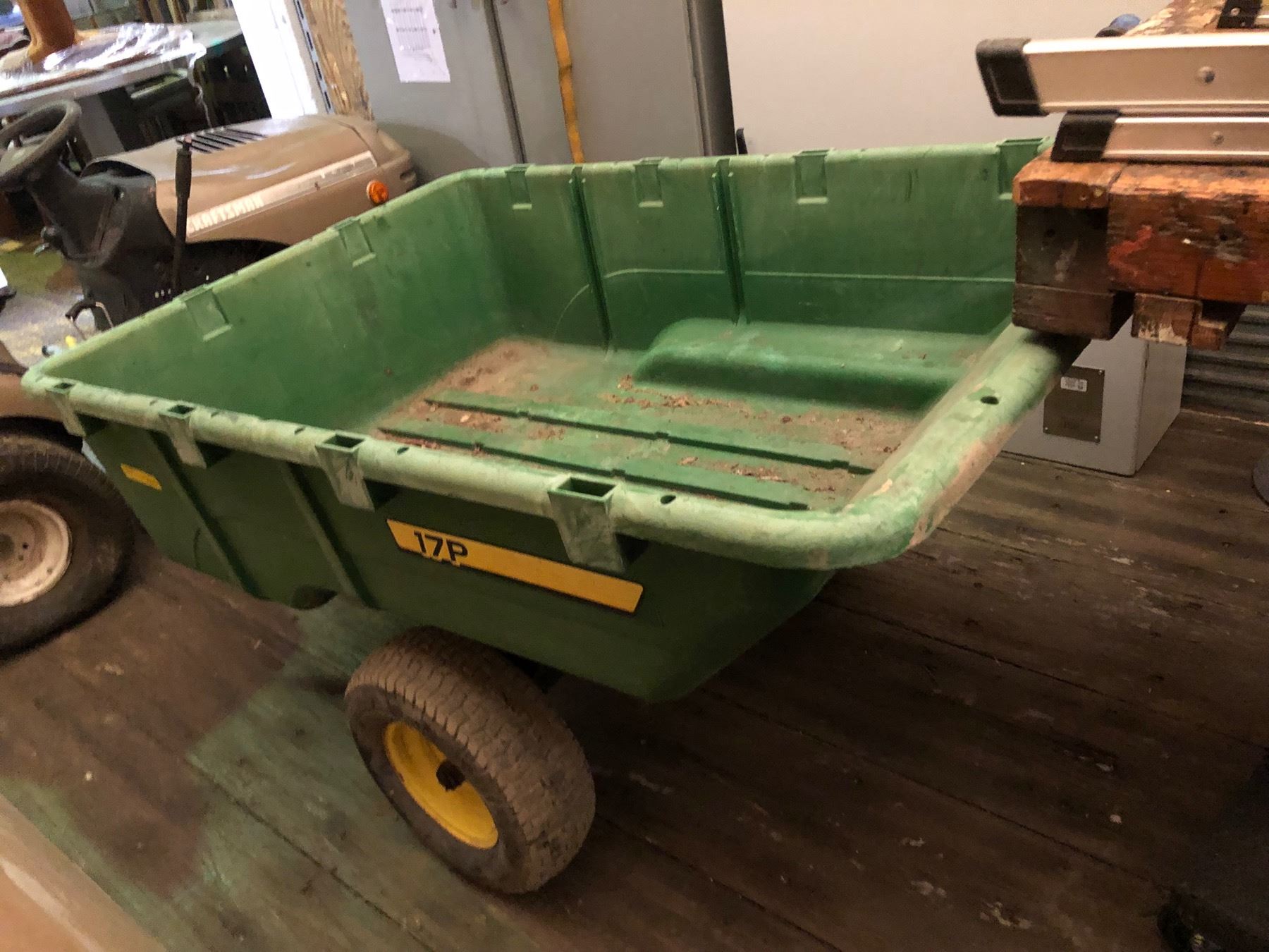John Deere 17P POLY TUB LAWN CART
