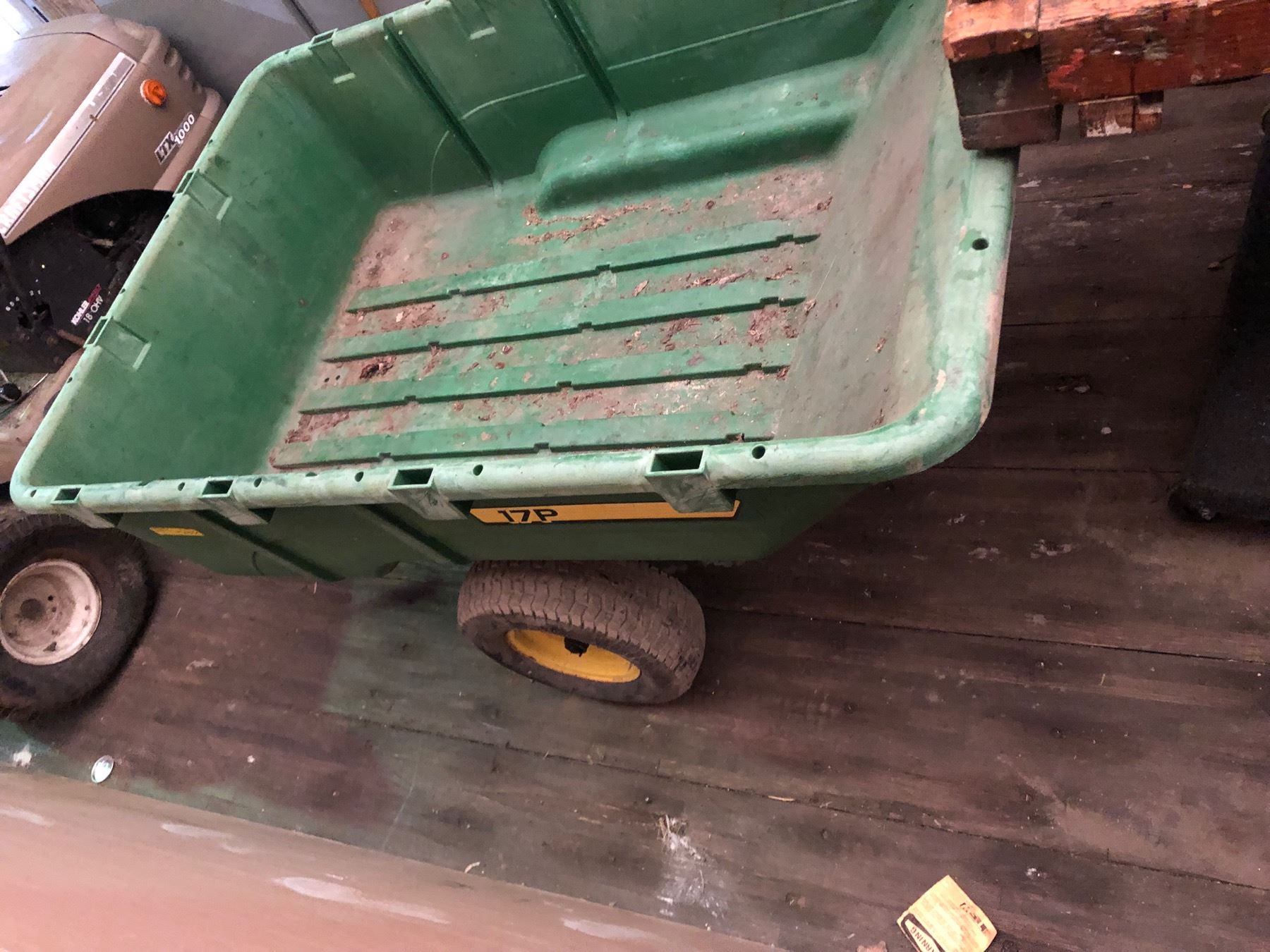 John Deere 17P POLY TUB LAWN CART