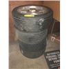 Image 1 : Group of four tires w/momo wheels - 195/50VR15