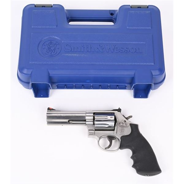 SMITH & WESSON MODEL 686-6 DA REVOLVER WITH CASE